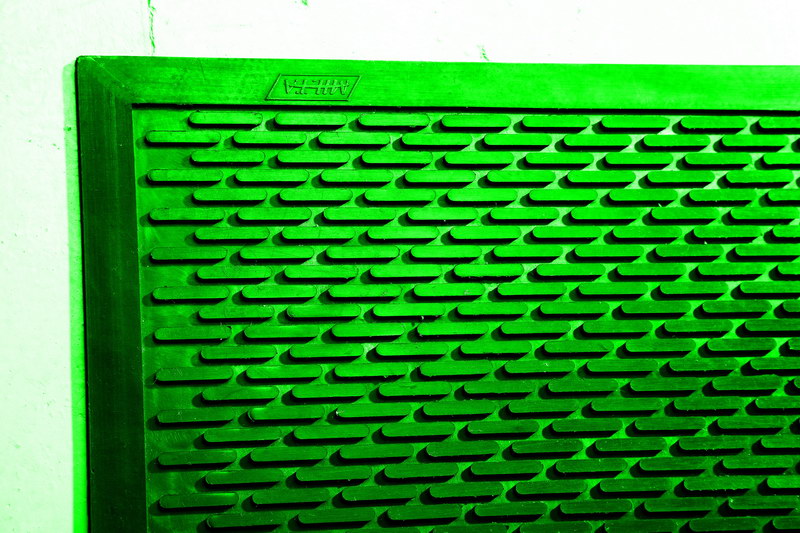 橡胶横纹防滑安全工作地垫——-绿